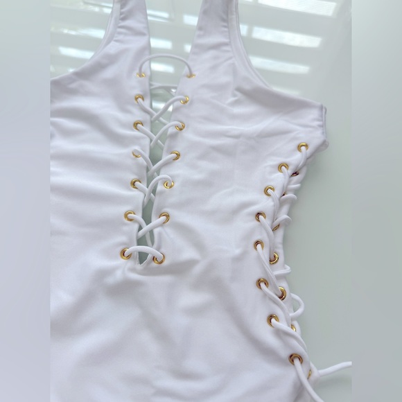 Luli Fama Open side one piece bodysuit color white size Small - Picture 11 of 16